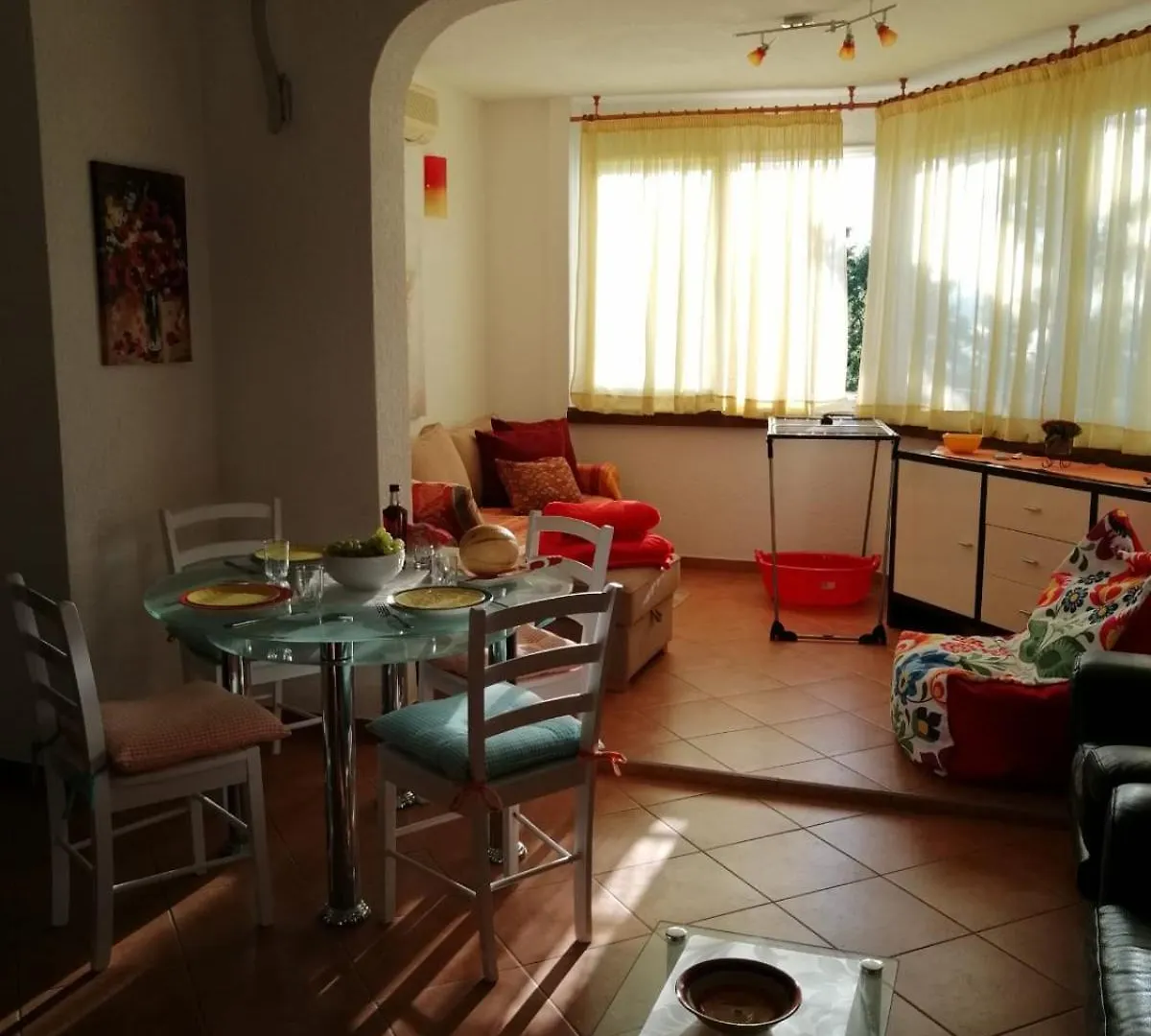 Apartman Safir Njivice Apartment